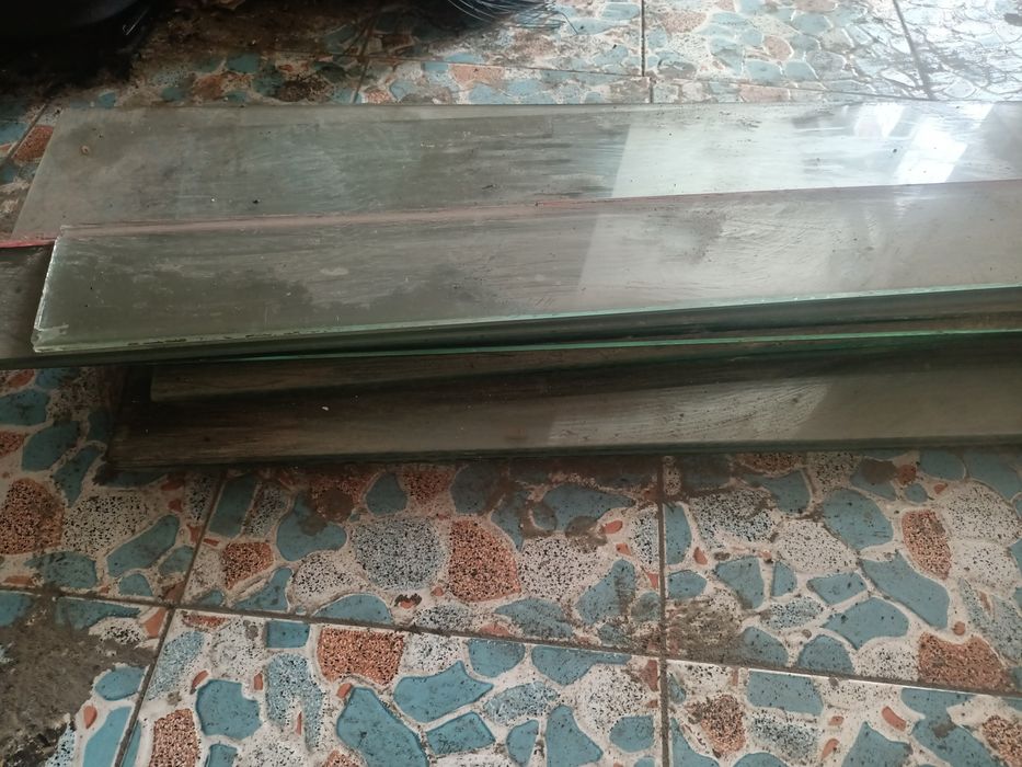 Стекла разных размеров срочно!!!