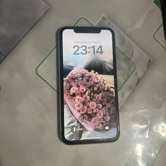 срочно продам 11 айфон