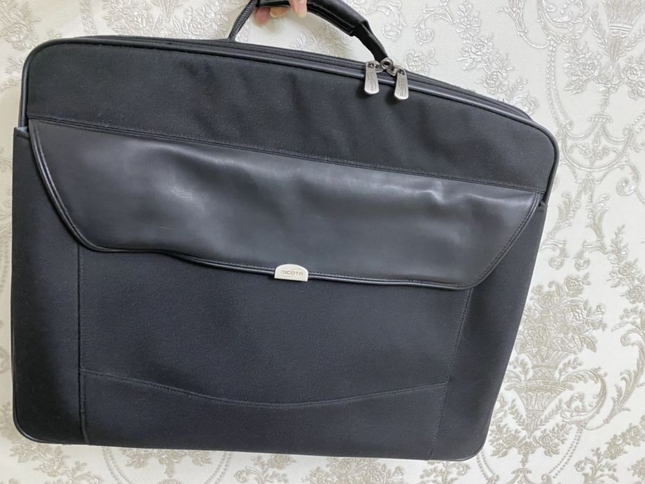 Большая черная сумка