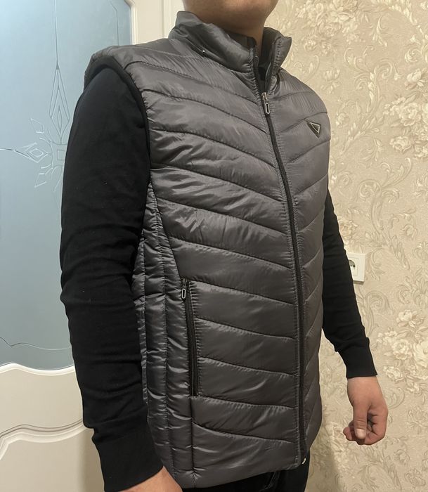 Продам мужские жилетки !!