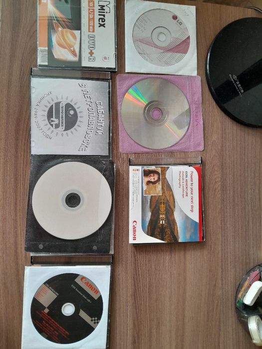 Продам видео, аудиокассеты,  пластинки, двд диски