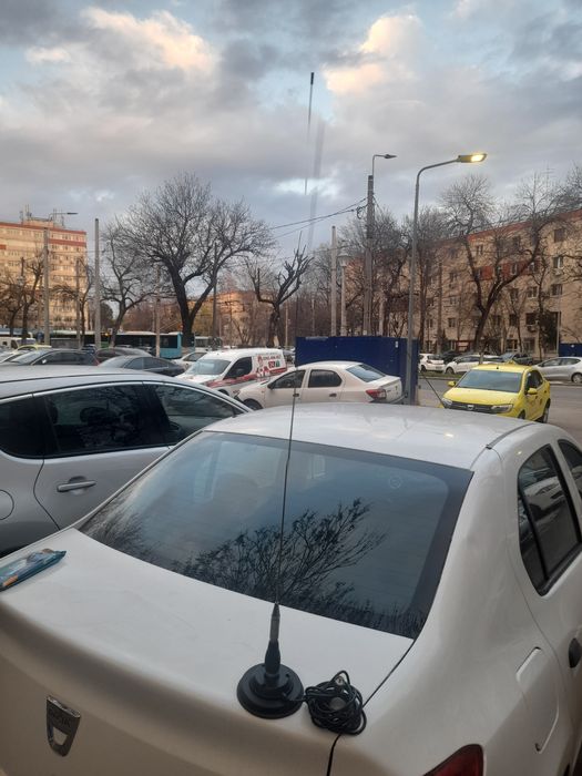 Vînd antenă auto stație*