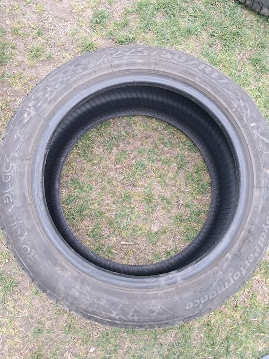 Vând 2 cauciucuri vara/ 2 cauciucuri M+S