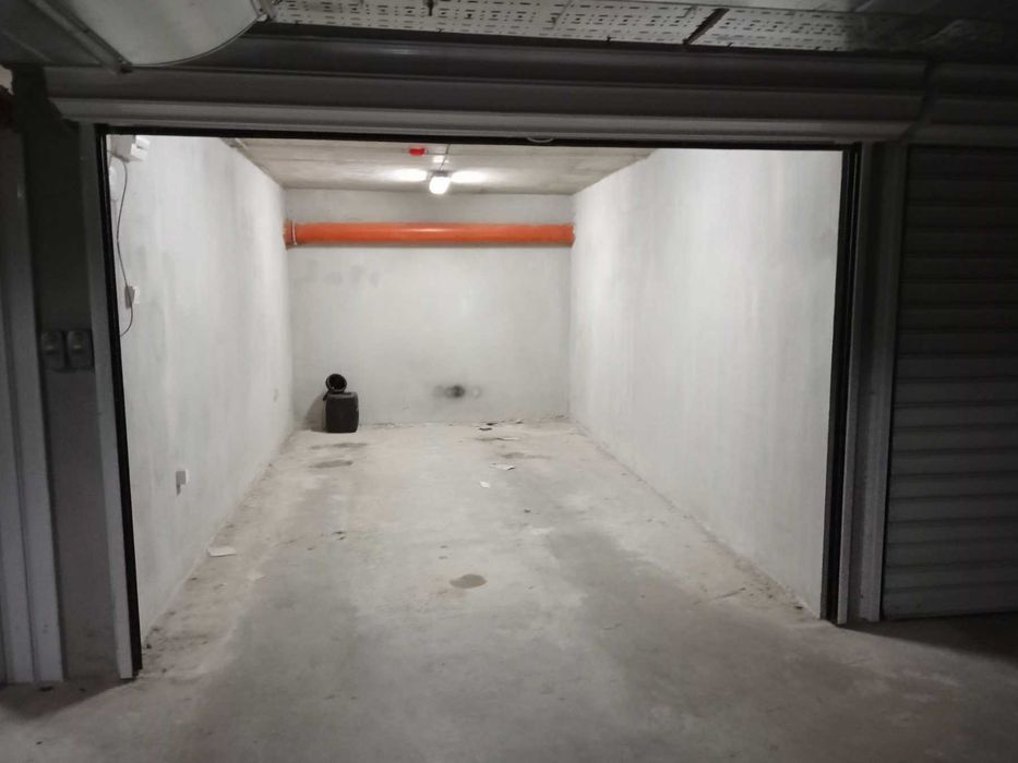 Дава се под наем Гараж / Паркомясто в Пловдив, Гагарин - 16 кв.м за 127.5 € - Снимка #1