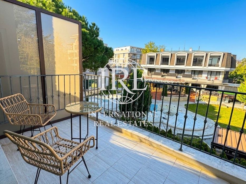 Продава се Двустаен апартамент в к.к. Св.Св. Константин и Елена - 85 кв.м за 2936 €/кв.м - Снимка #1