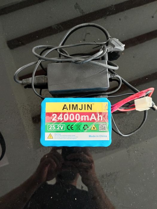 Acumulator reîncărcabil 25.2v