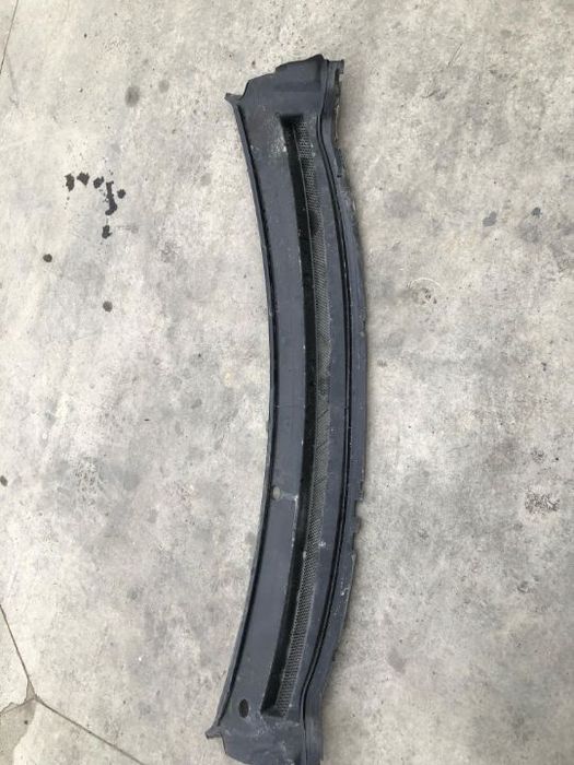 grila capota ford focus 2