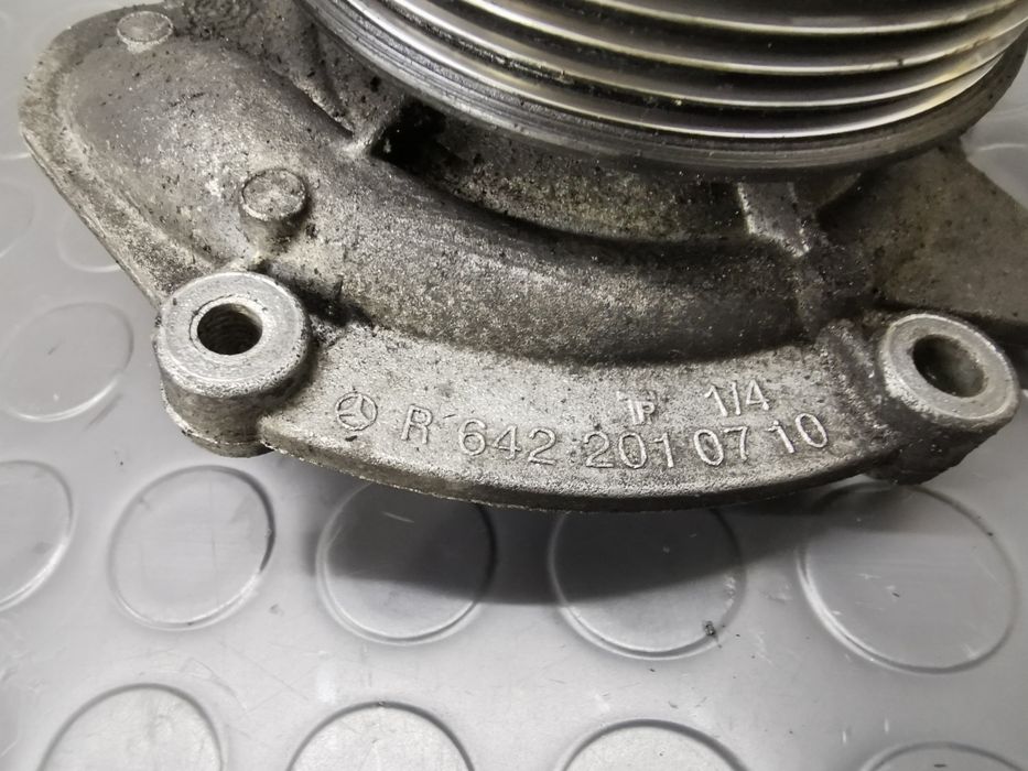 Водна помпа за Мерцедес S-class W221