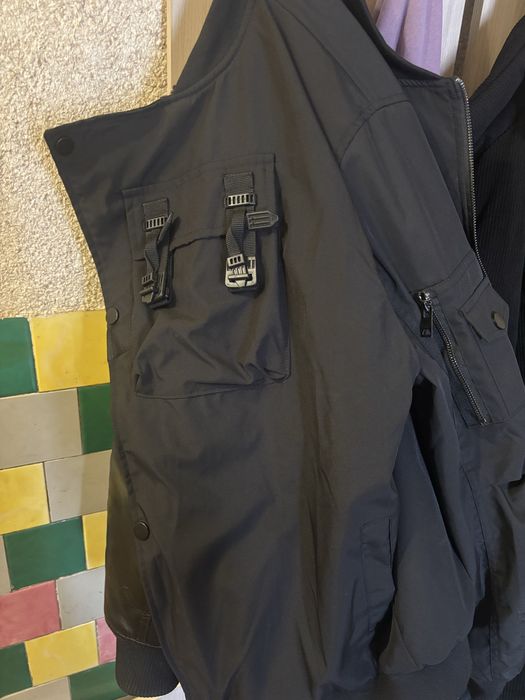 Продам бомбер с крутым принтом