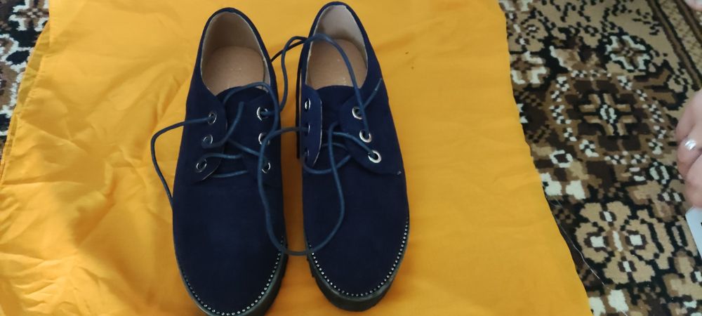 Vând mocasini cu platforma