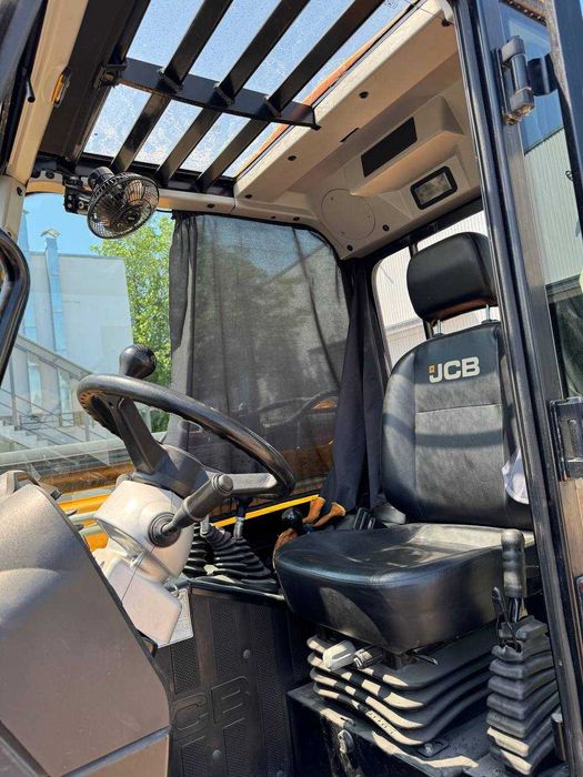 Sotiladi: JCB 530-110 teleskopik yuklagich (Telehandler)
