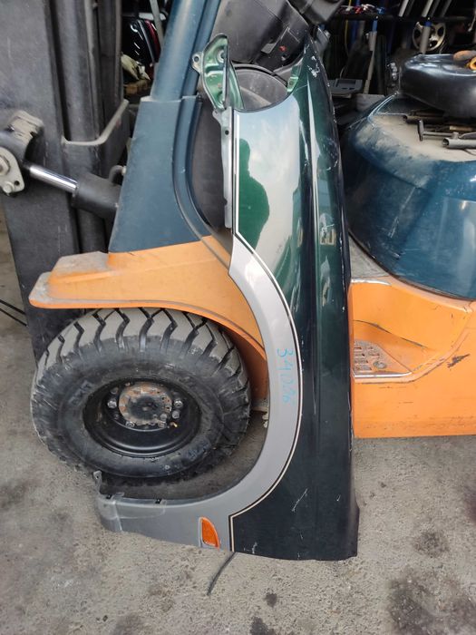 Крыло Субару переднее