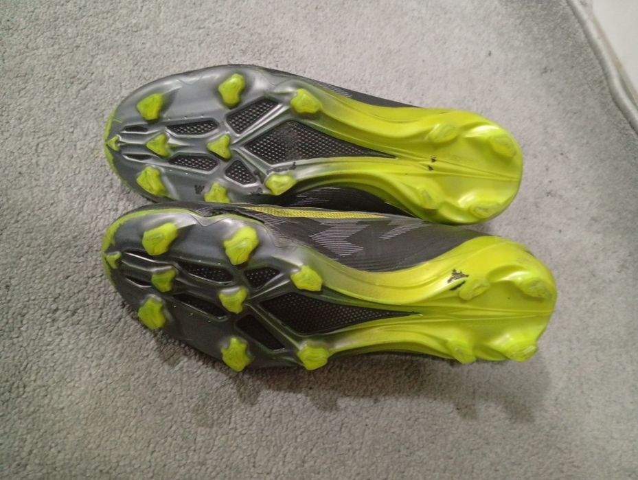 Adidas butsi X 43 razmer