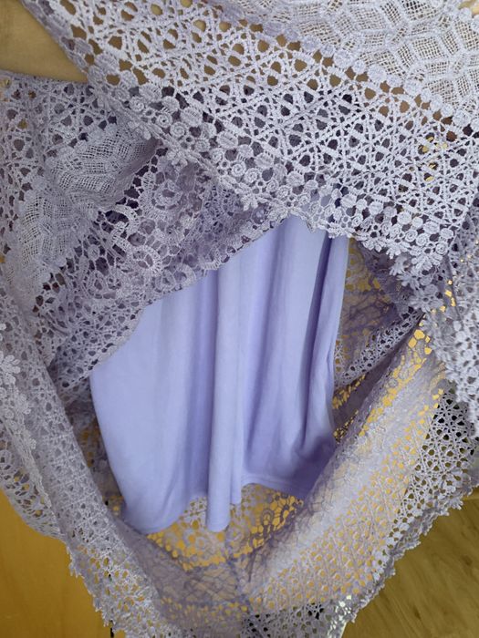 Рокля с дантела