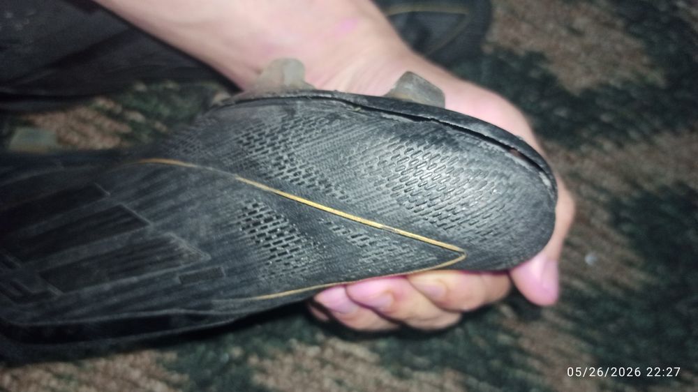 Adidas F50 butsa sotiladi