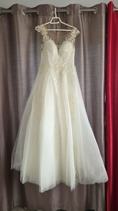 Vând rochie de mireasă