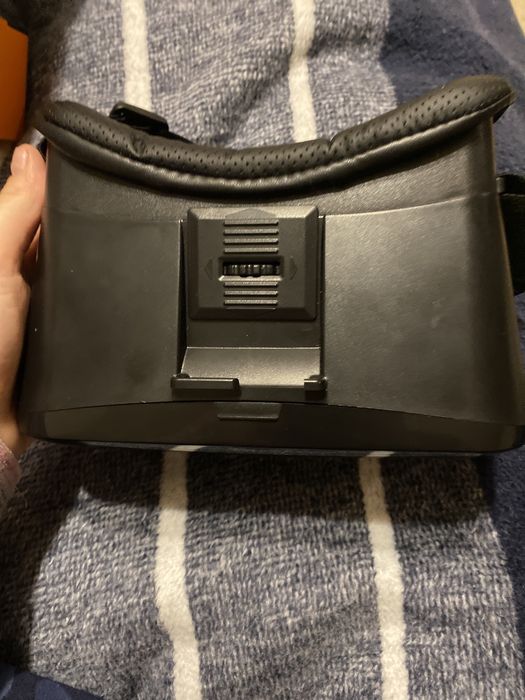 Продаю три д очки