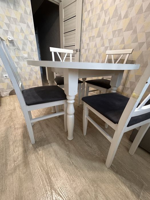 Кухонный стол стуля