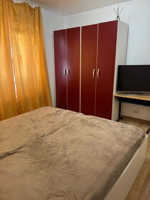 Ofer spre inchiriere apartament decomandat in Radauti