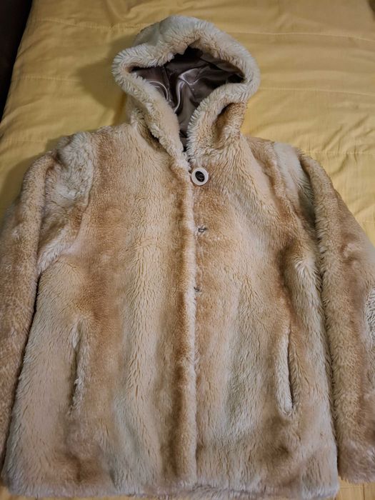 Дамски кожух от естествена кожа с качулка, размер М