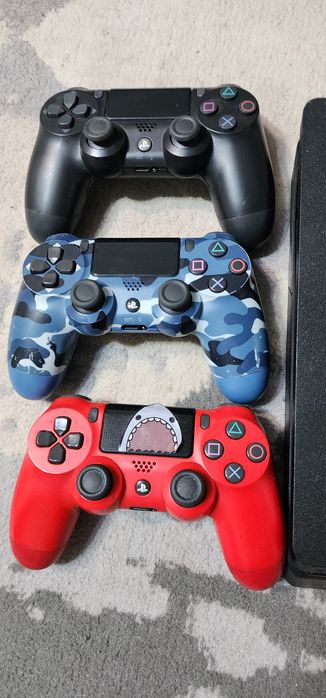 Продам Sony Playstation 4