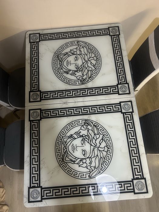 Комплект стола и стульев