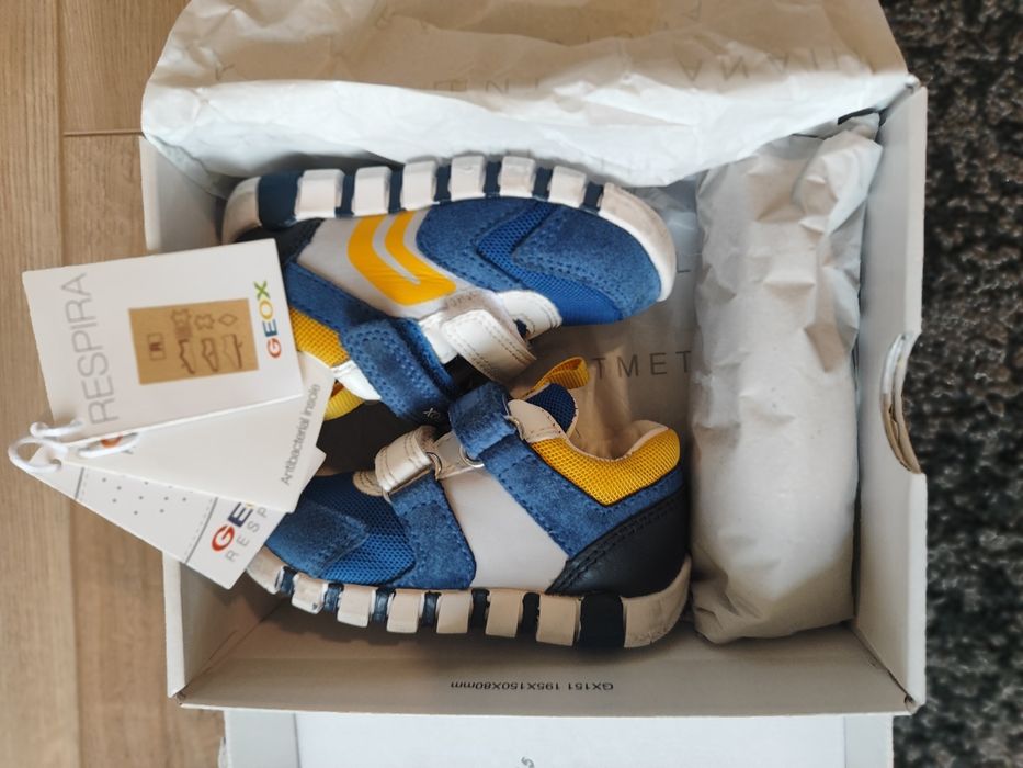 Бебешки обувки Geox - като нови