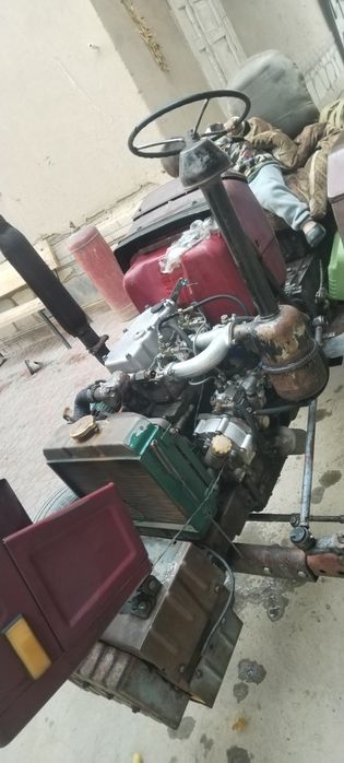 Traktor mini sotiladi