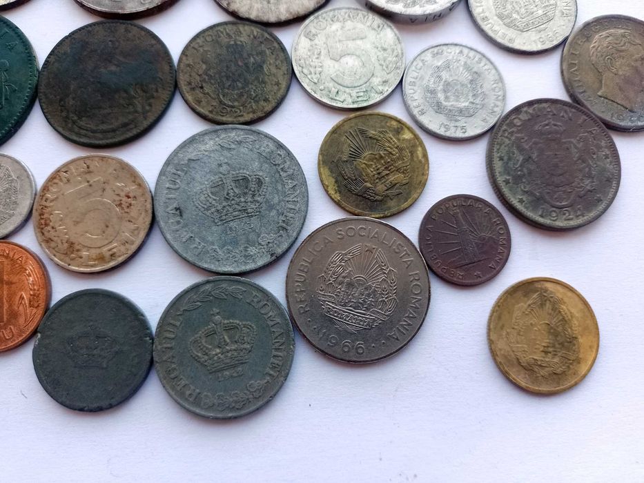 Lot 35 monede romanesti diferite - Romania