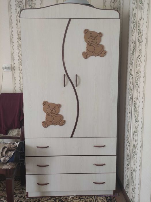 Detskiy mebel sotiladi