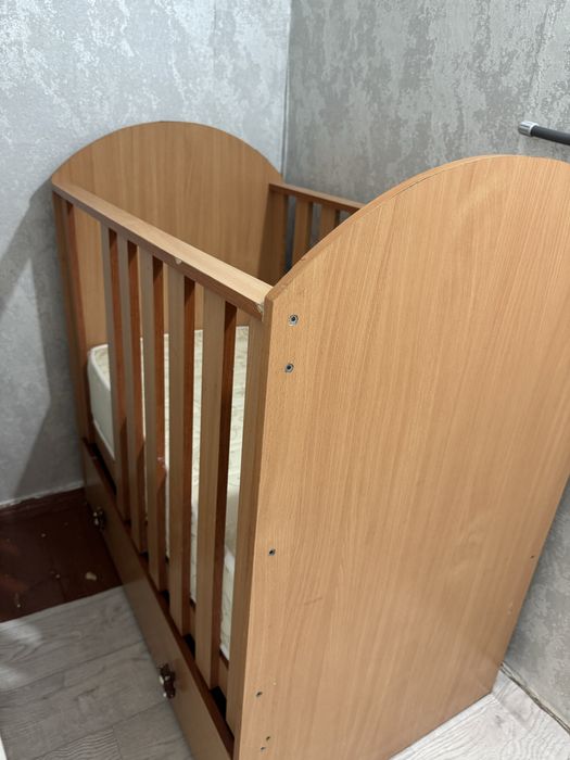 Детская кроватка