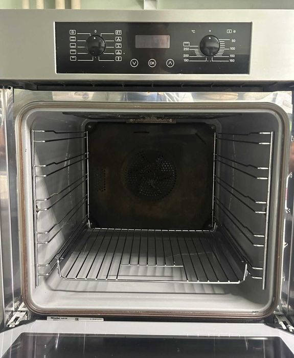 Фурна за вграждане Miele H4810B (76L) – С 12 месеца ГАРАНЦИЯ!