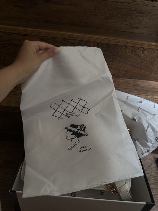 Chanel чанта бяла