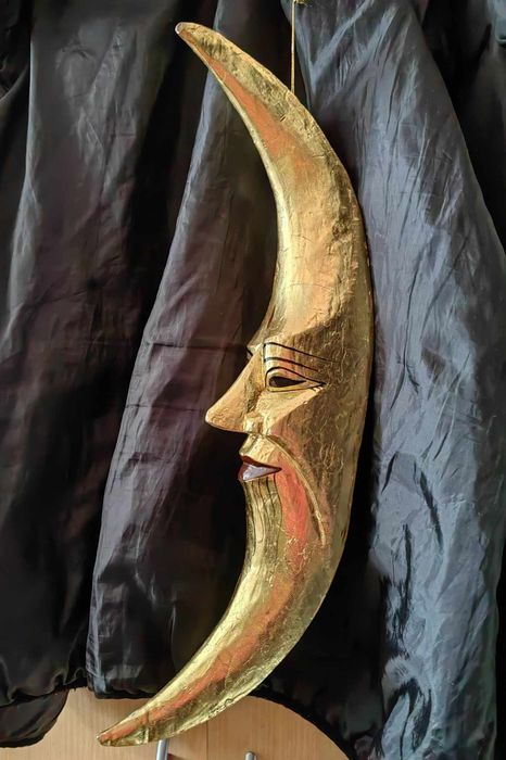 Уникална винтаж позлатна луна от Бали