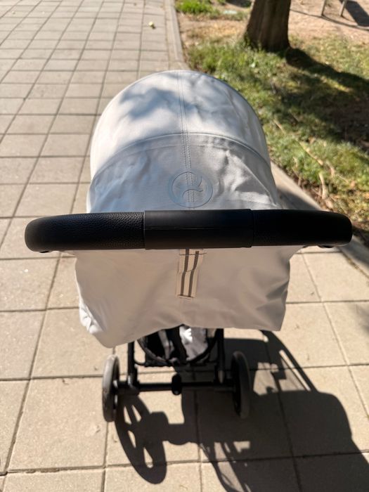 Лятна количка Cybex BEEZY