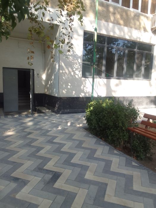 Продаётся 2 ком квартира  1 этаж 77 серия  поворот