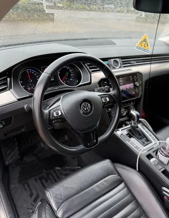 Volkswagen Passat 2018 automat diesel de inchiriat, Dacia Logan 2020 diesel