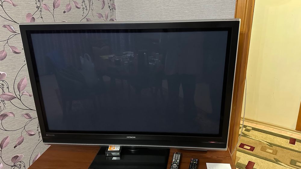 продам телевизор срочно