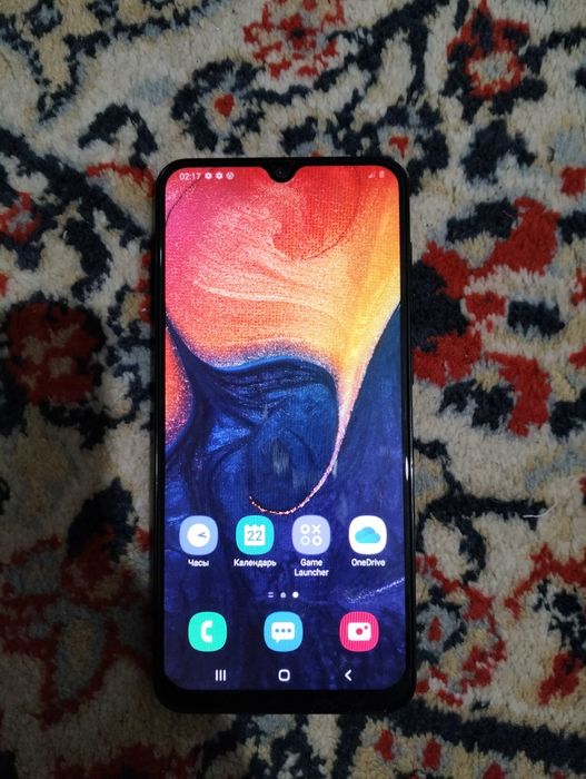 Samsung A50телефон