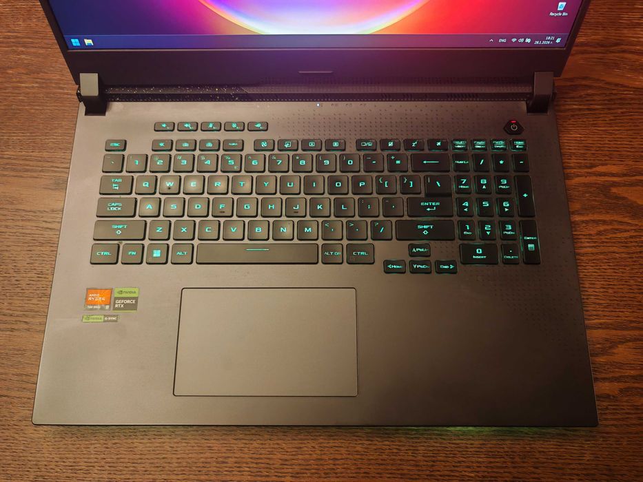 ASUS ROG STRIX G17 , AMD Ryzen 9 7945HX, GeForce RTX 4060