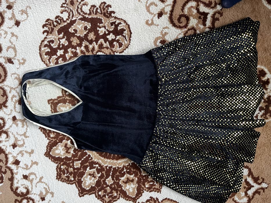 Продам платья размер S по 100000 сум