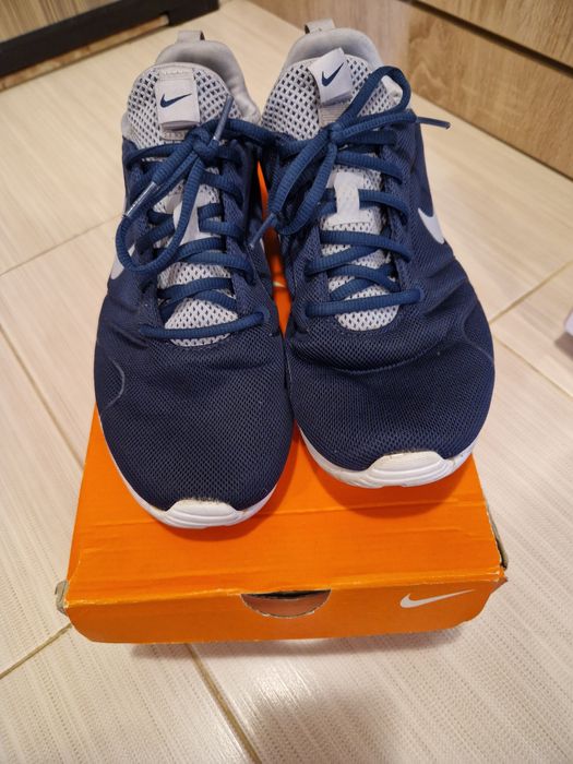 Маратонки Nike 44