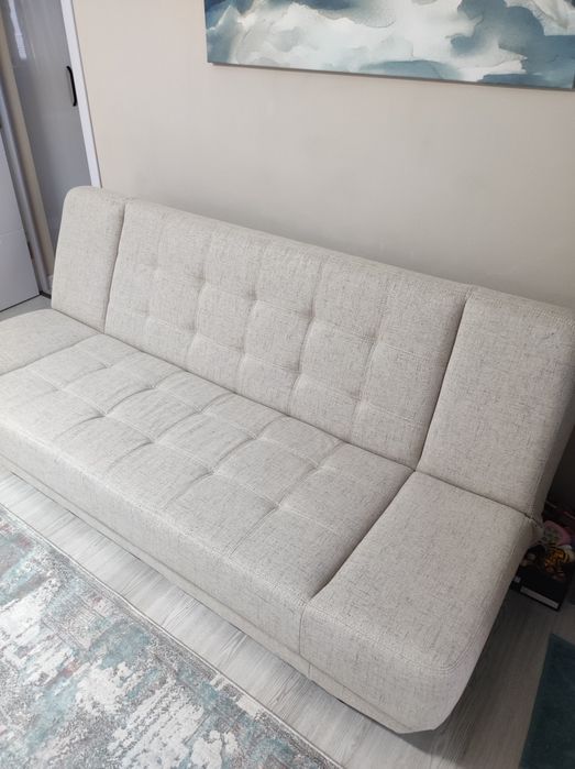 Canapea Nouă de la Casa Rusu