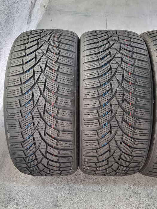 215/40/16 Toyo 4Броя: 330лв 7.5мм като Нови