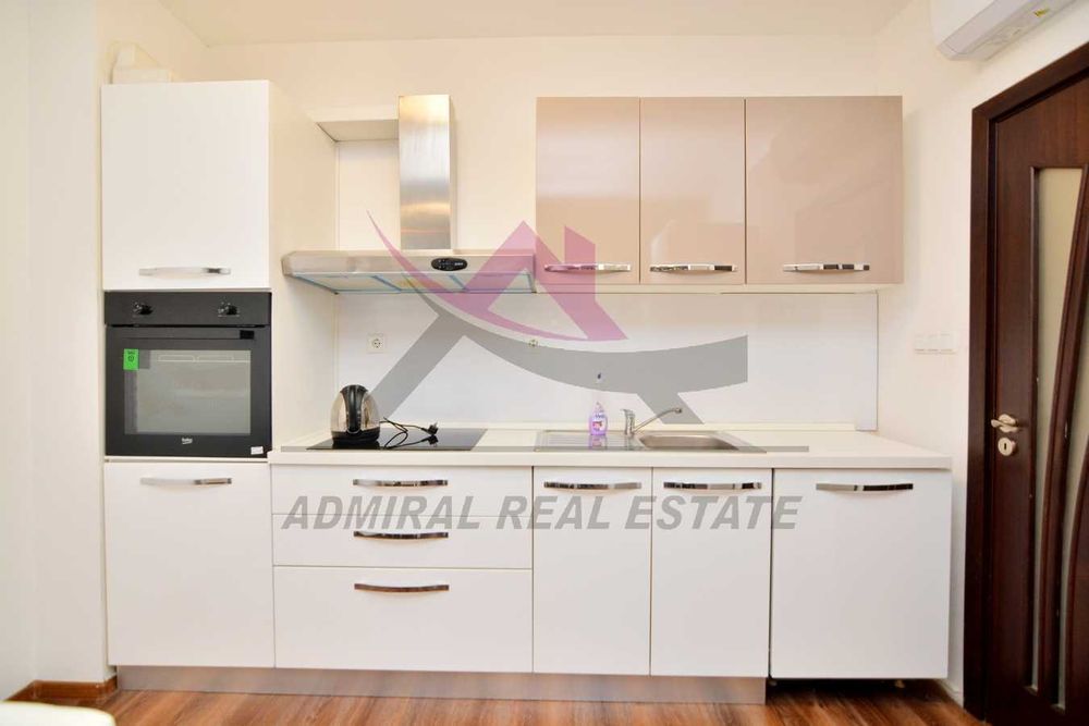 Дава се под наем Тристаен апартамент в Варна, Център - 107 кв.м за 1000 € - Снимка #1