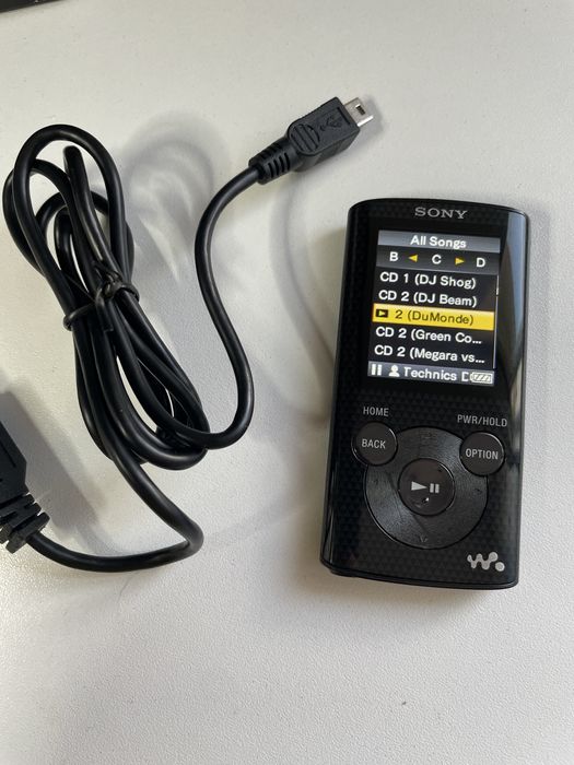 MP3 Player Audio SONY Walkman NWZ-E384 Cu Radio