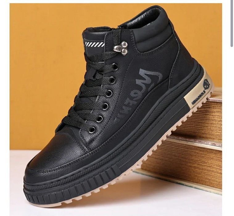 Мужские спортивные кросовкис высоким верхом