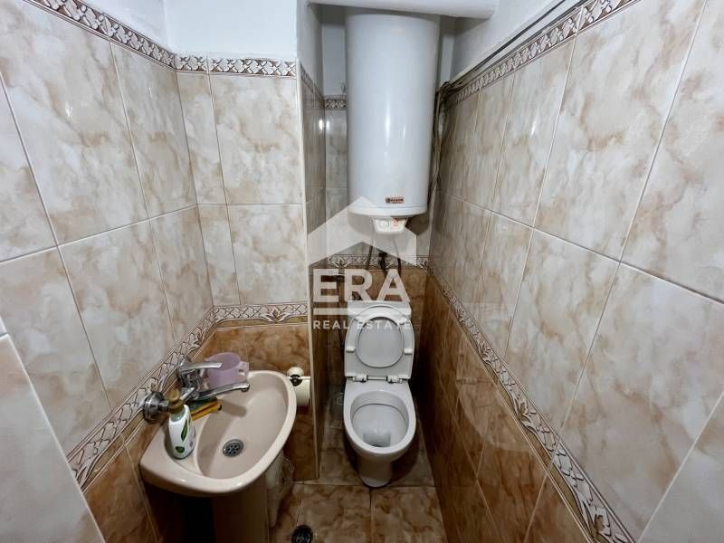 Двустаен обзаведен апартамент за продажба, с отделна кухня, кв. Аспару
