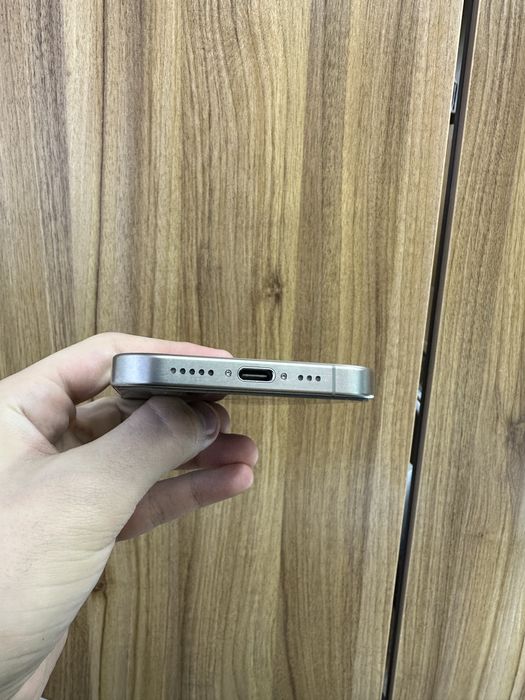 Iphone 15 pro natural 256 gb 80%