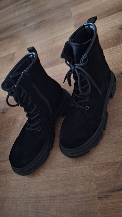 Велурени ботуши и боти